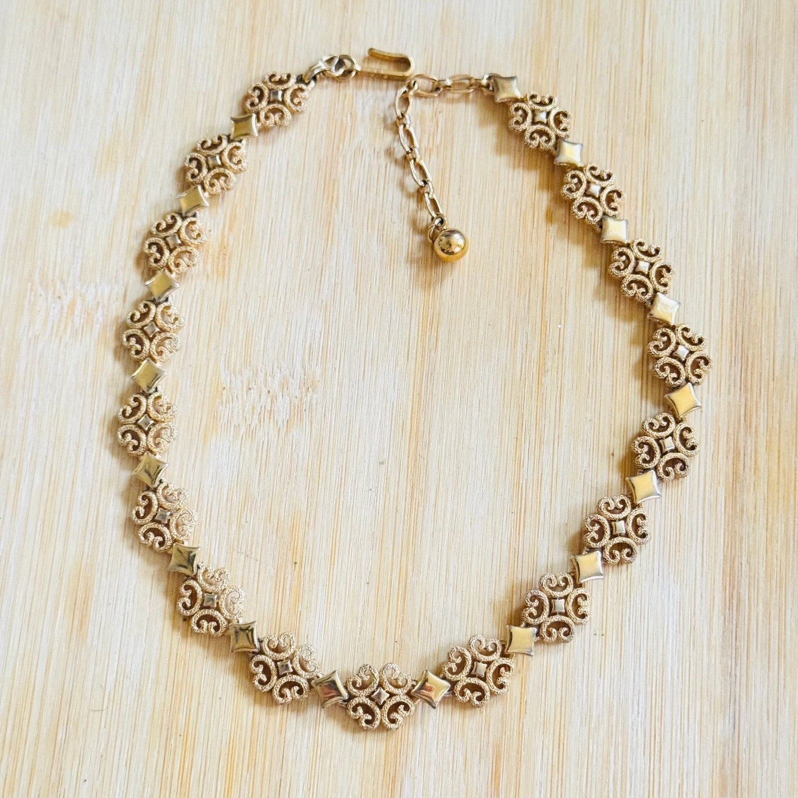 Vtg Avon 1971 Precious Pretenders Necklace regal Scroll link choker filigree 16″