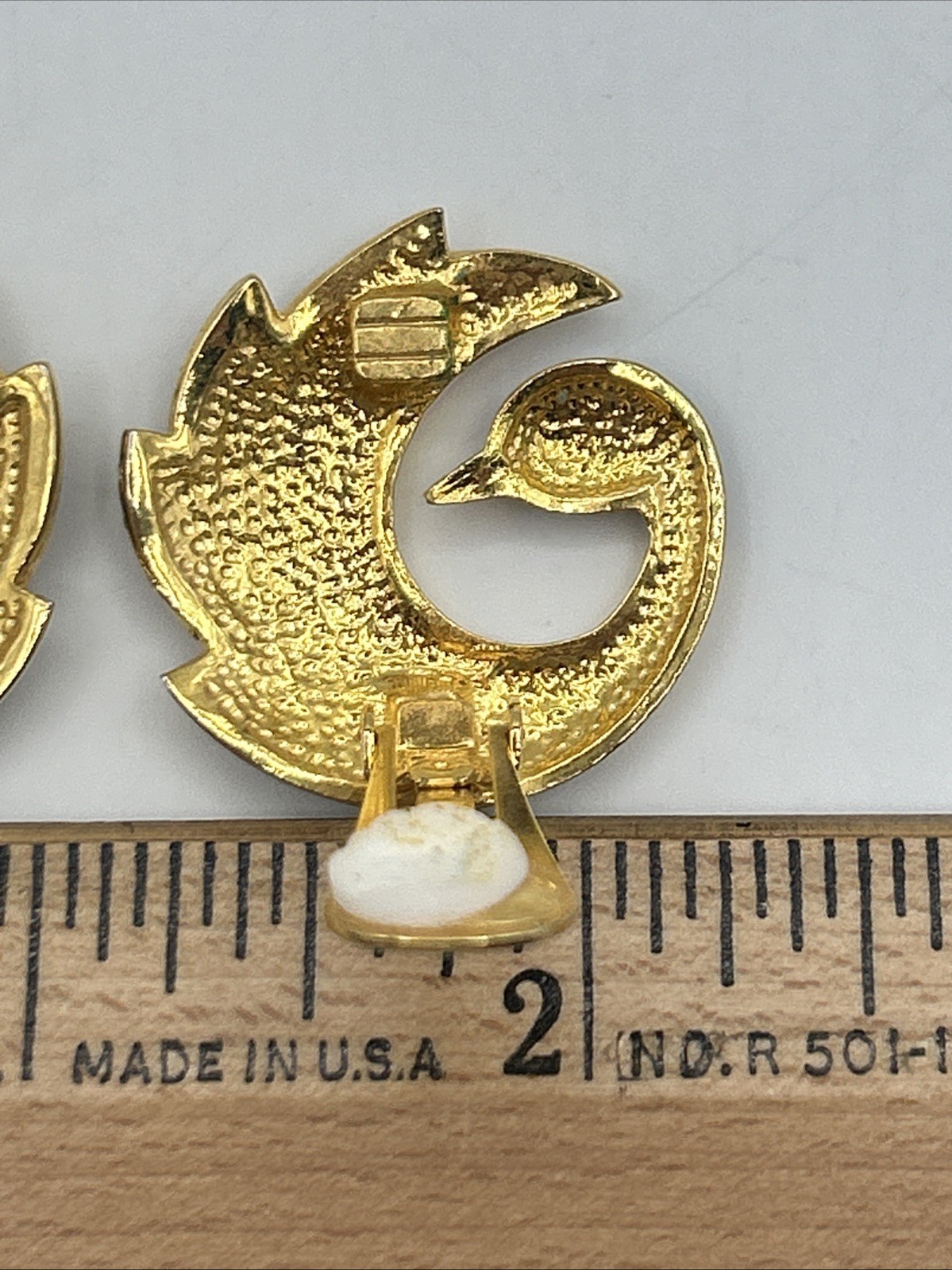 VTG “Orena Paris”? Enamel Gold Tone w/ Black Accents Swan Clip On Earrings