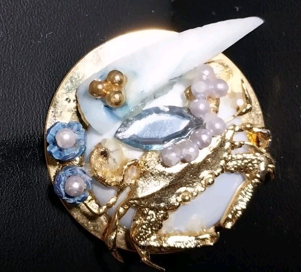 Unique Crab Earrings And Brooch Set Blue White Gold-tone Clip-On Earrings