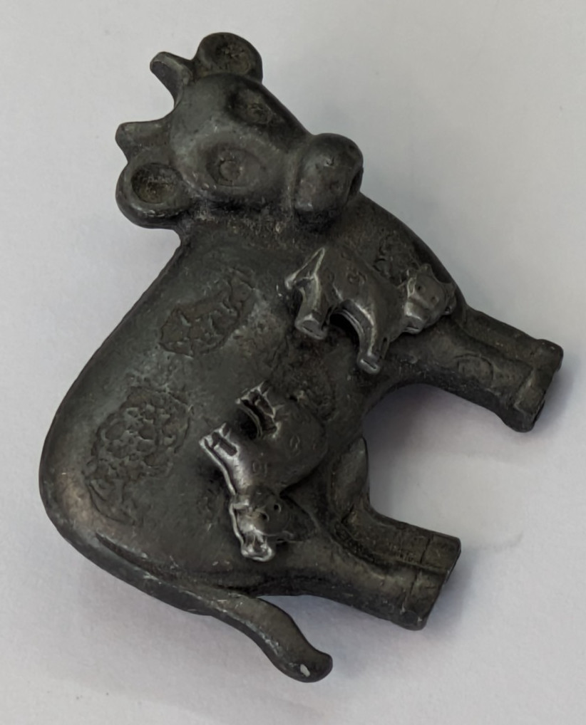 Vintage Pewter Cow 1.25″ Brooch Pin 1/4″ Pierced Calf Earrings Set