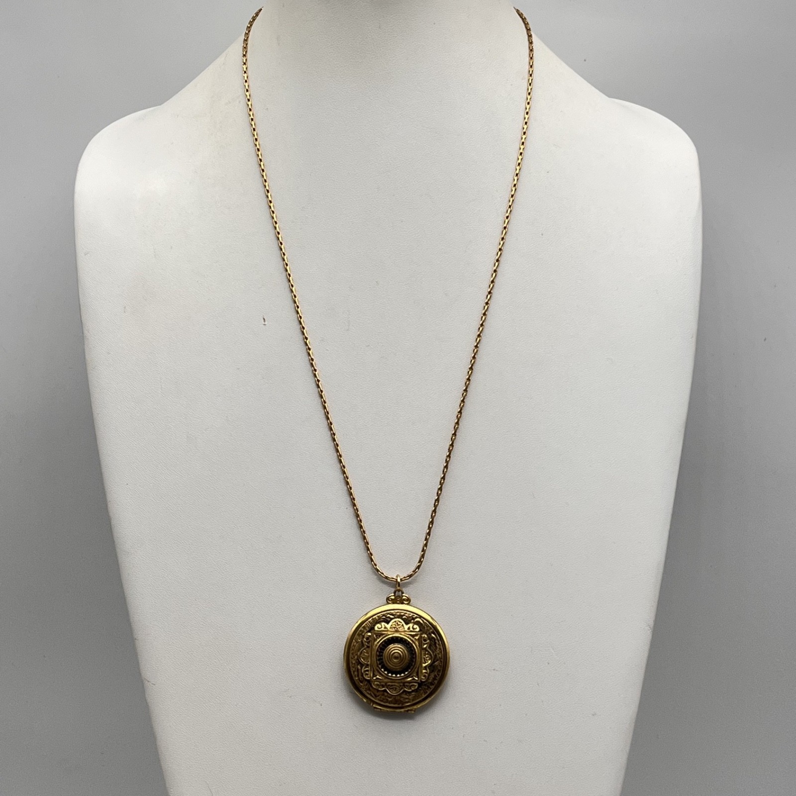 Vintage Victorian Style Locket Pendant Necklace Engraved Floral Flower Motif