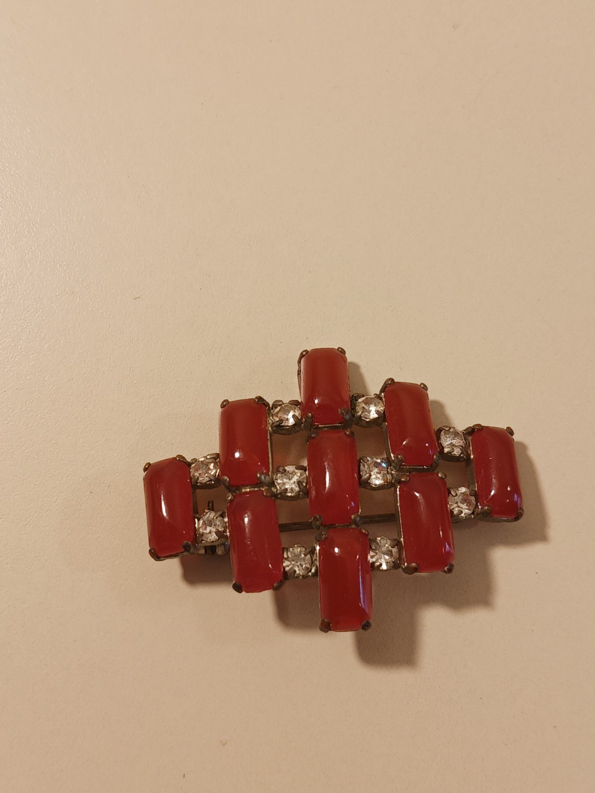 Vintage Art Deco Red Carnelian Agate Brooch Pin Rhinestone Silver Tone Grid Desi