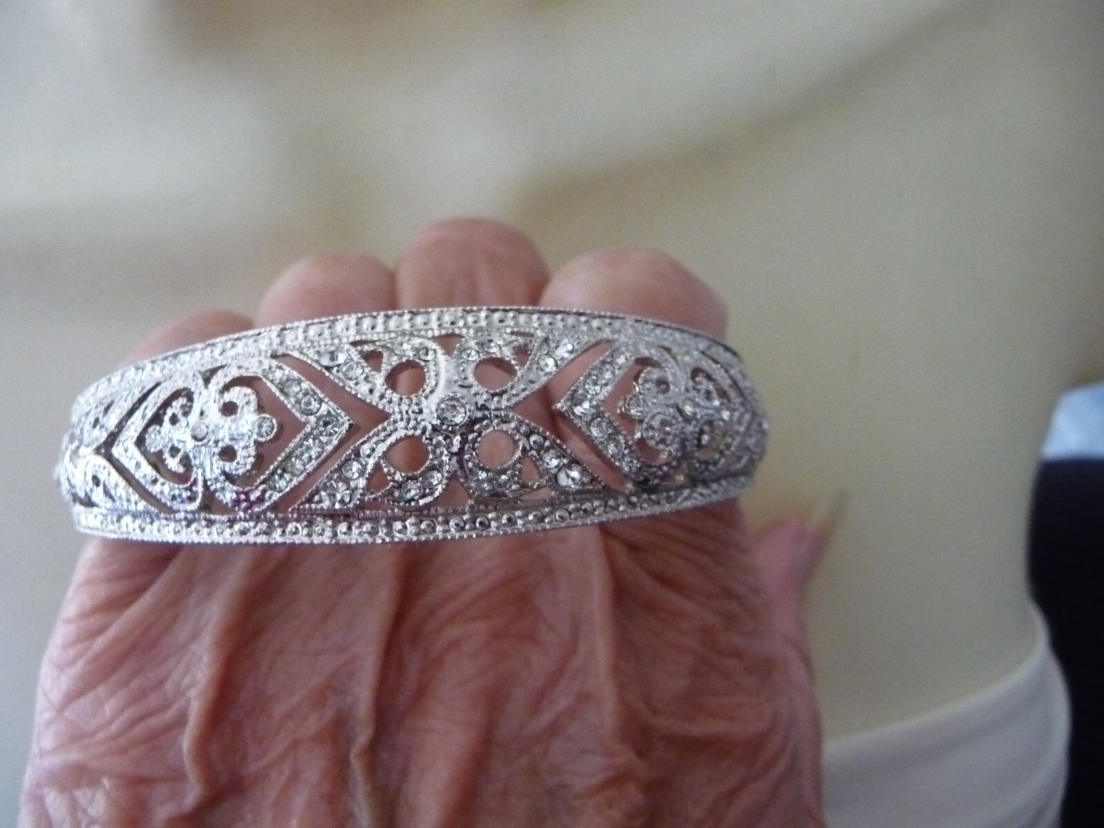 WEDDING SILVER TONE HINGED OPEN CUT FAUX DIAMONDS 3/4″W BANGLE BRACELET #23/19A
