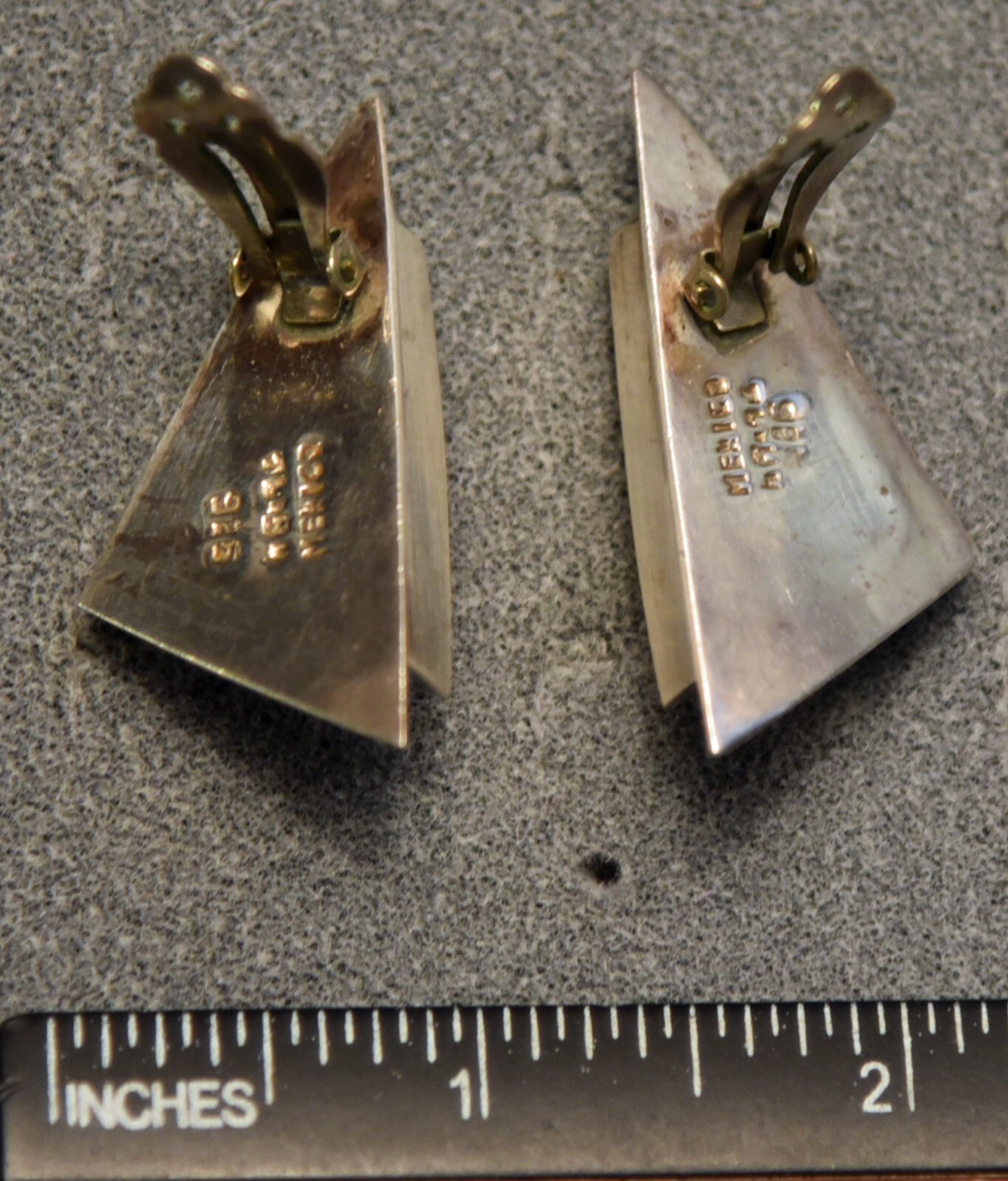 925 Sterling Silver & Onxy Right Triangular Clip on Earrings, TU-94 Mexico