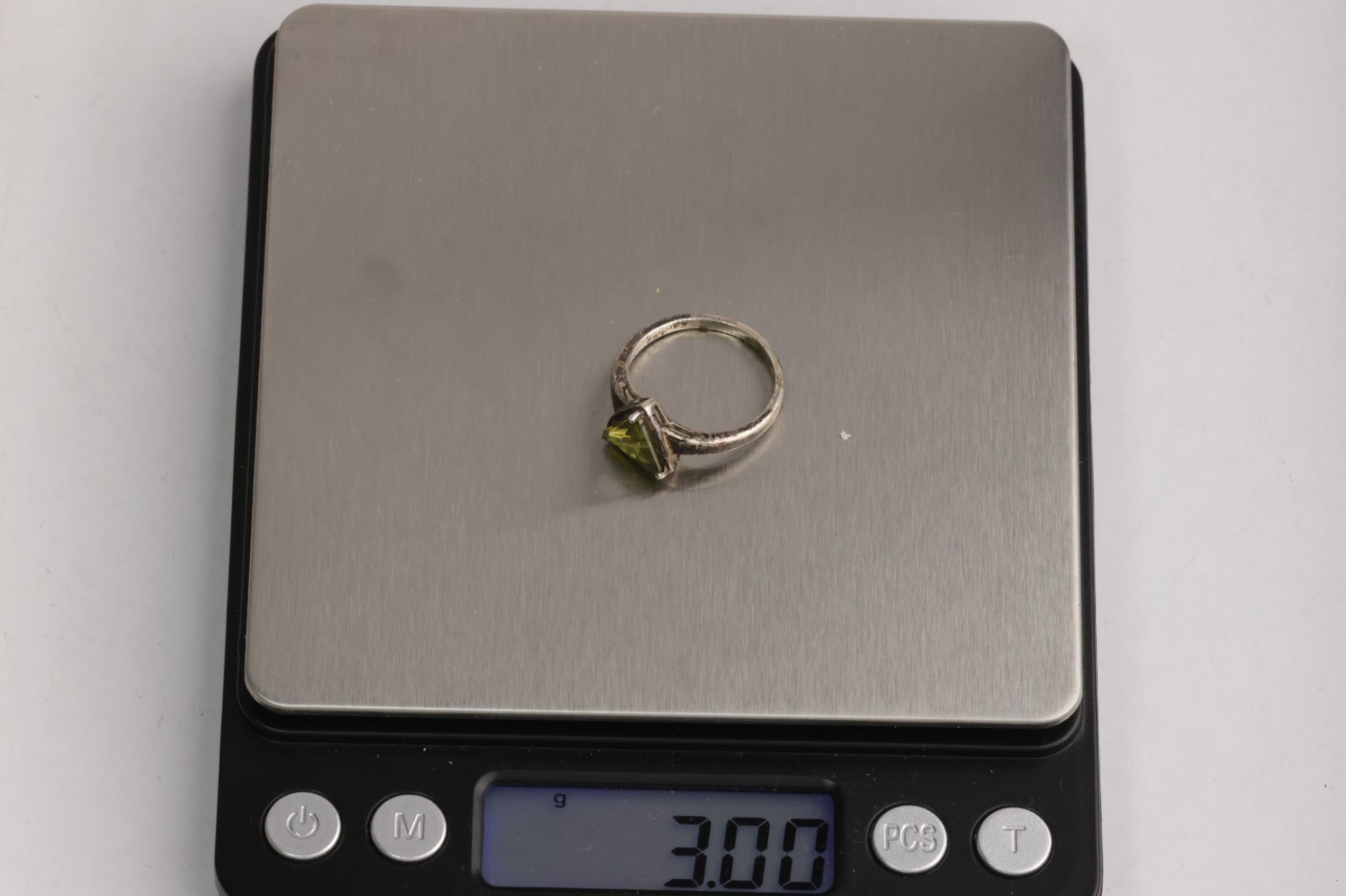 925 Mex Sterling silver Green Peridot Solitaire Style ring Size 6.5