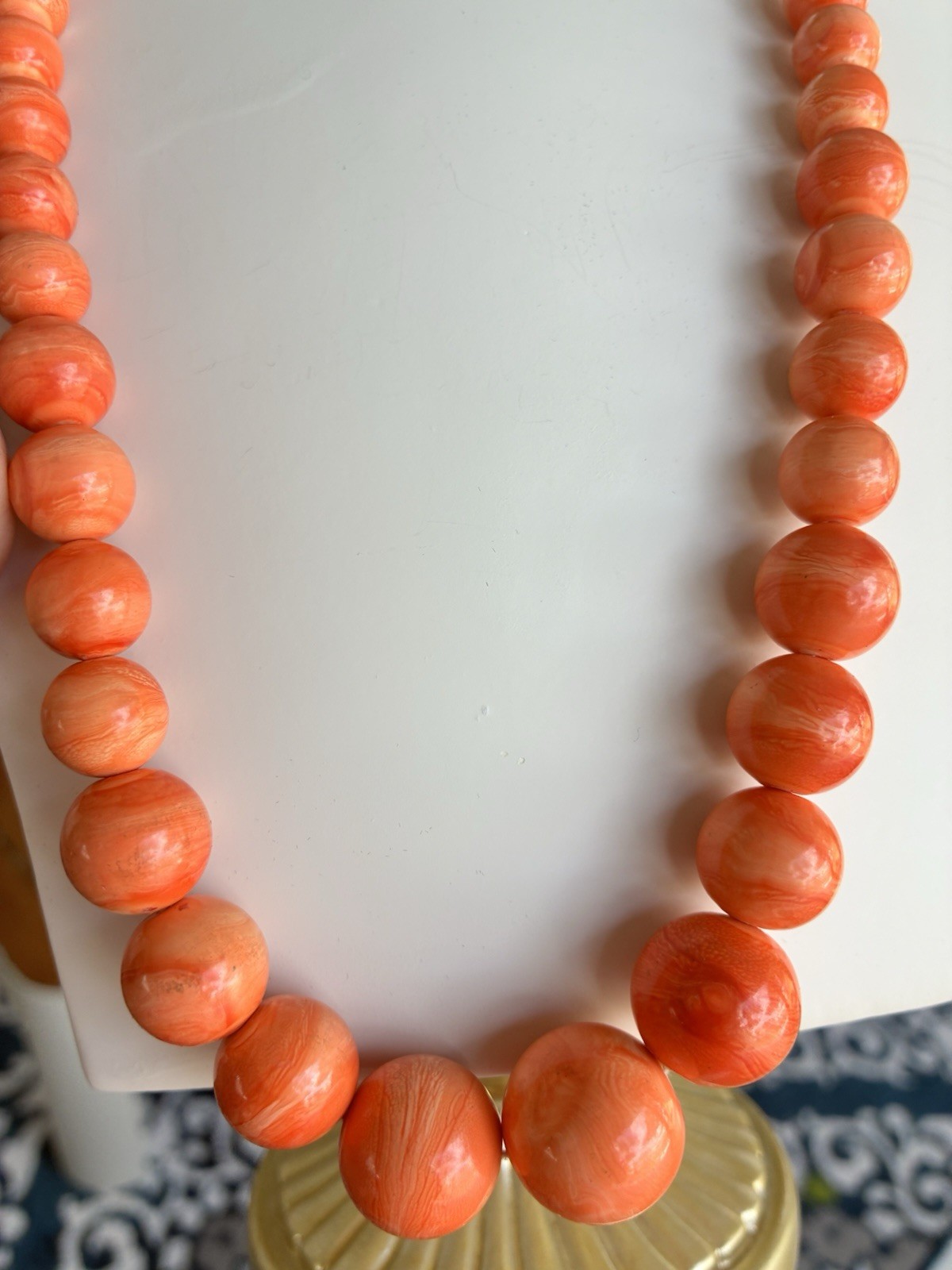 VTG ESTATE NATURAL SALMON CORAL GRADUATED BEAD NECKLACE 41g