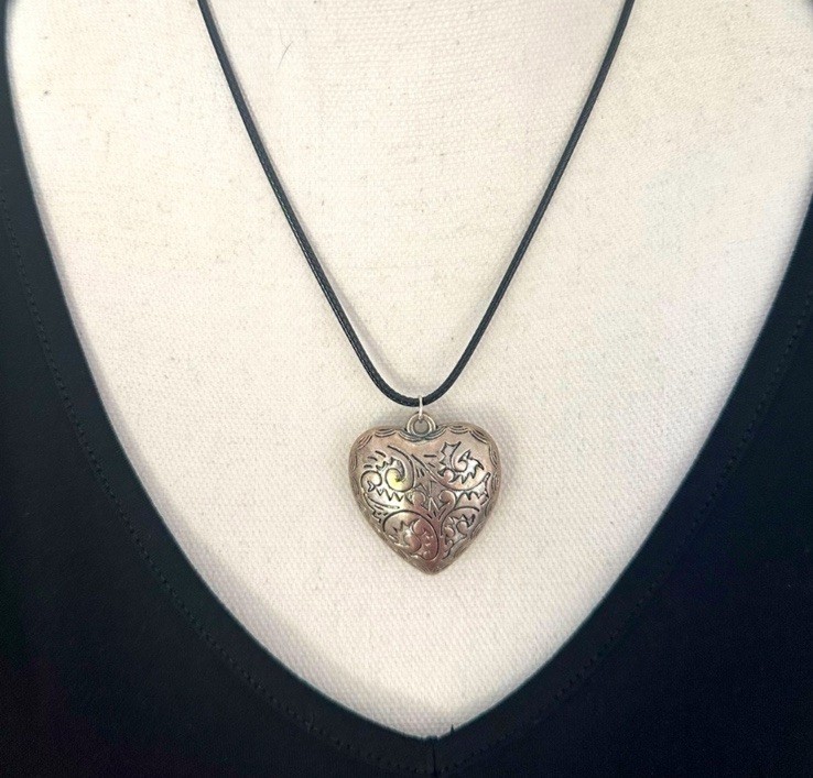 Vintage Elegant Etched Puff Silver Heart Necklace & Extension