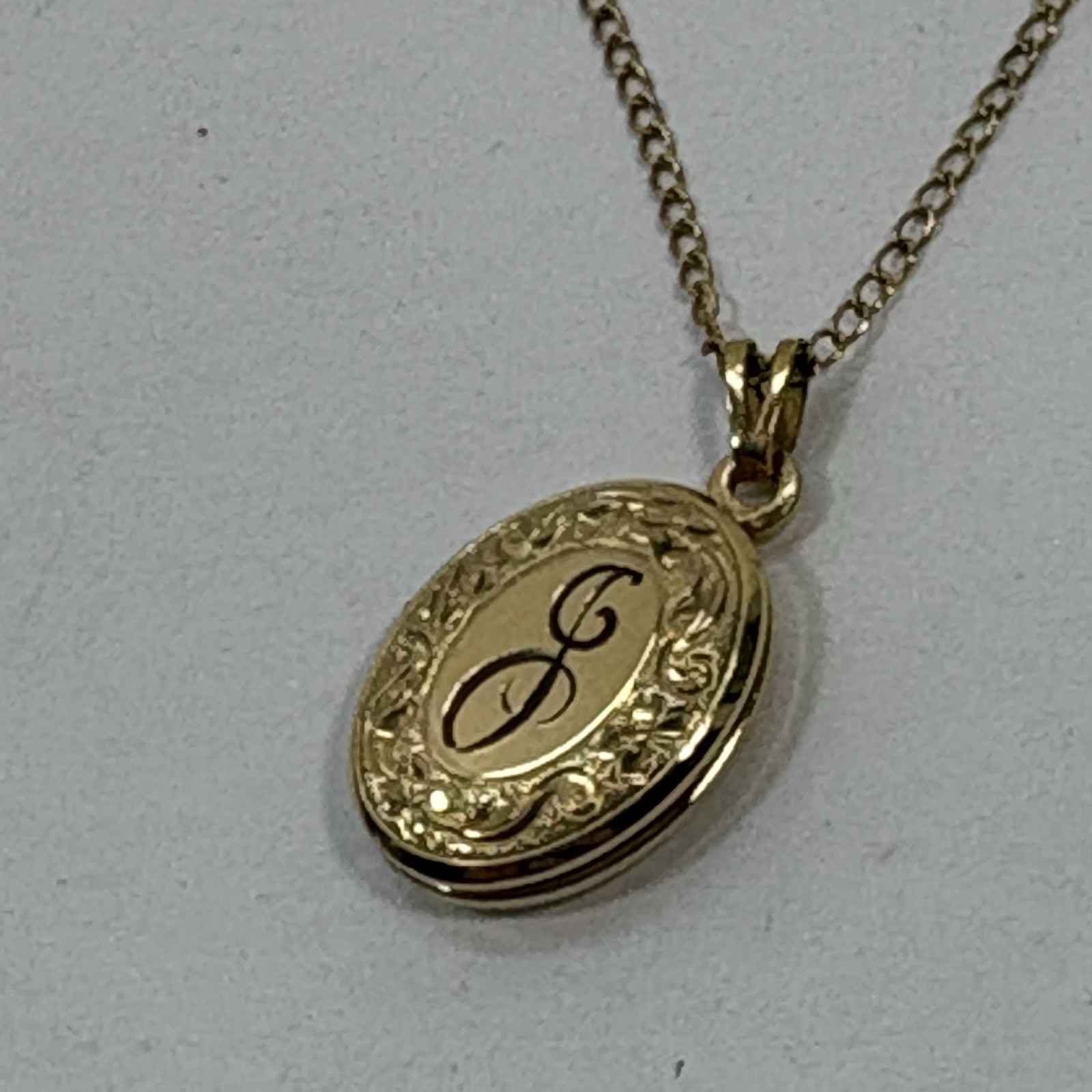 Vintage Gold Locket Pendant necklace Letter J 12k GF Gold Filled Chain 18″