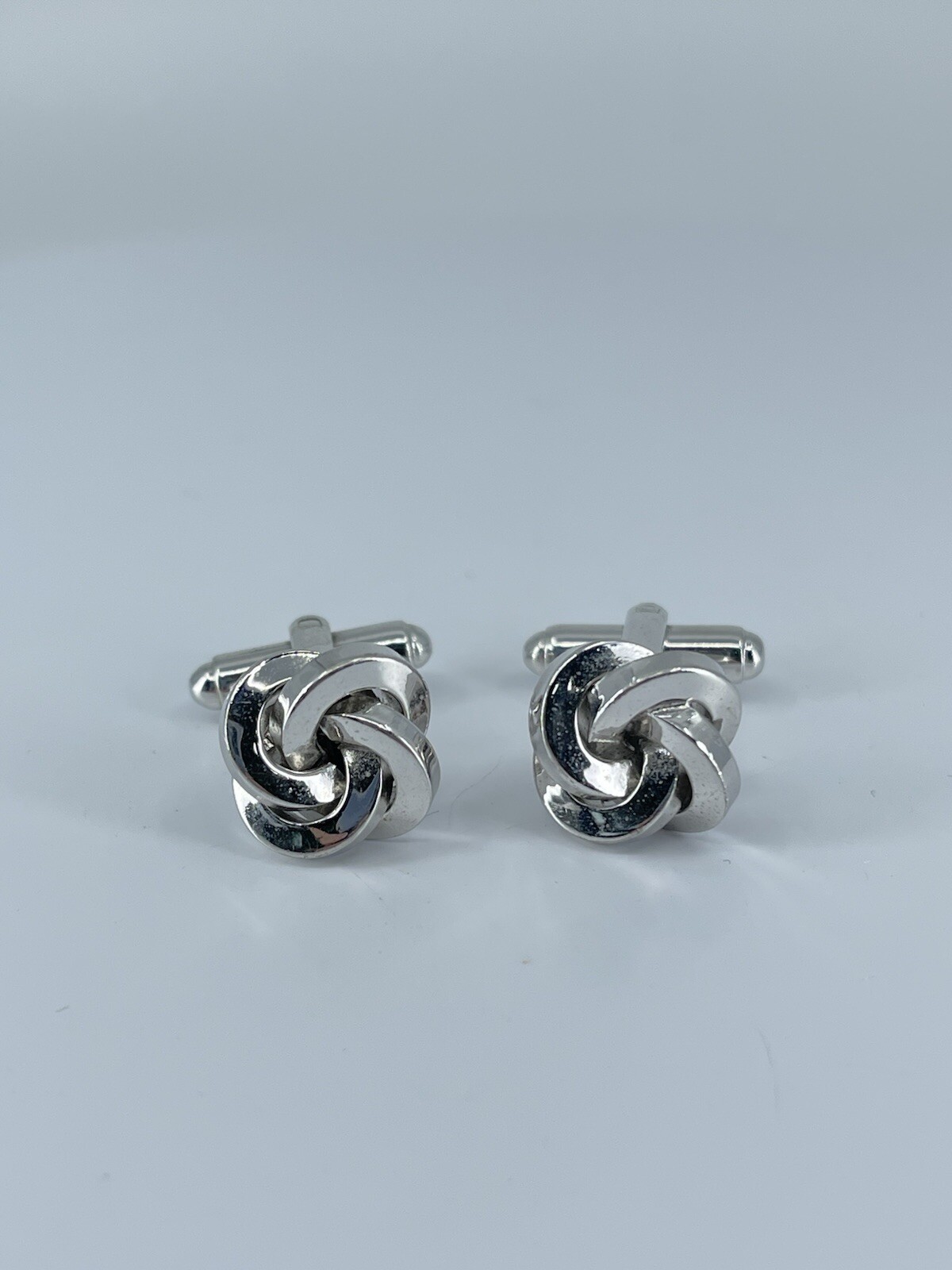 Silver tone Knot cufflinks polished metal knotted design bullet backs 7/8″