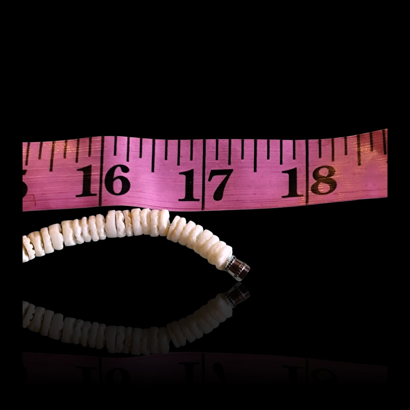 Vintage 70’s Cream White Hishie Puka Shell Necklace 17.5in Beach Summer Surf
