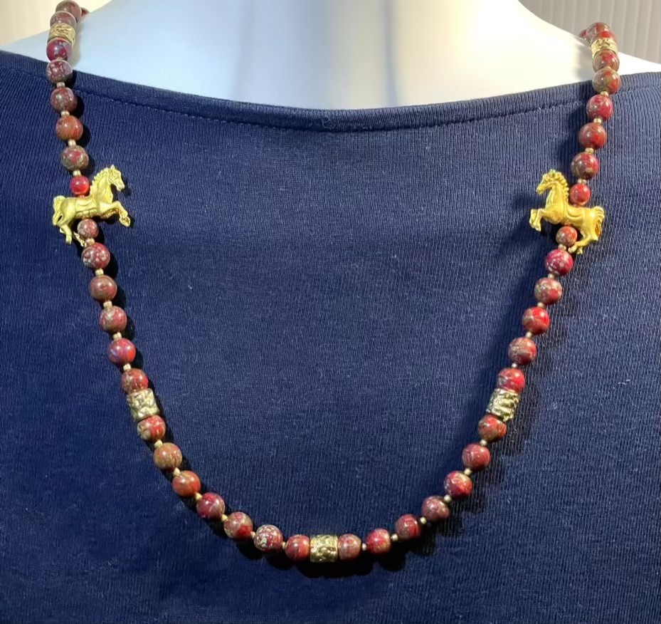Horse Charms Necklace Gold Tone Metal Red Marbled Glass Beads Equestrian 26″