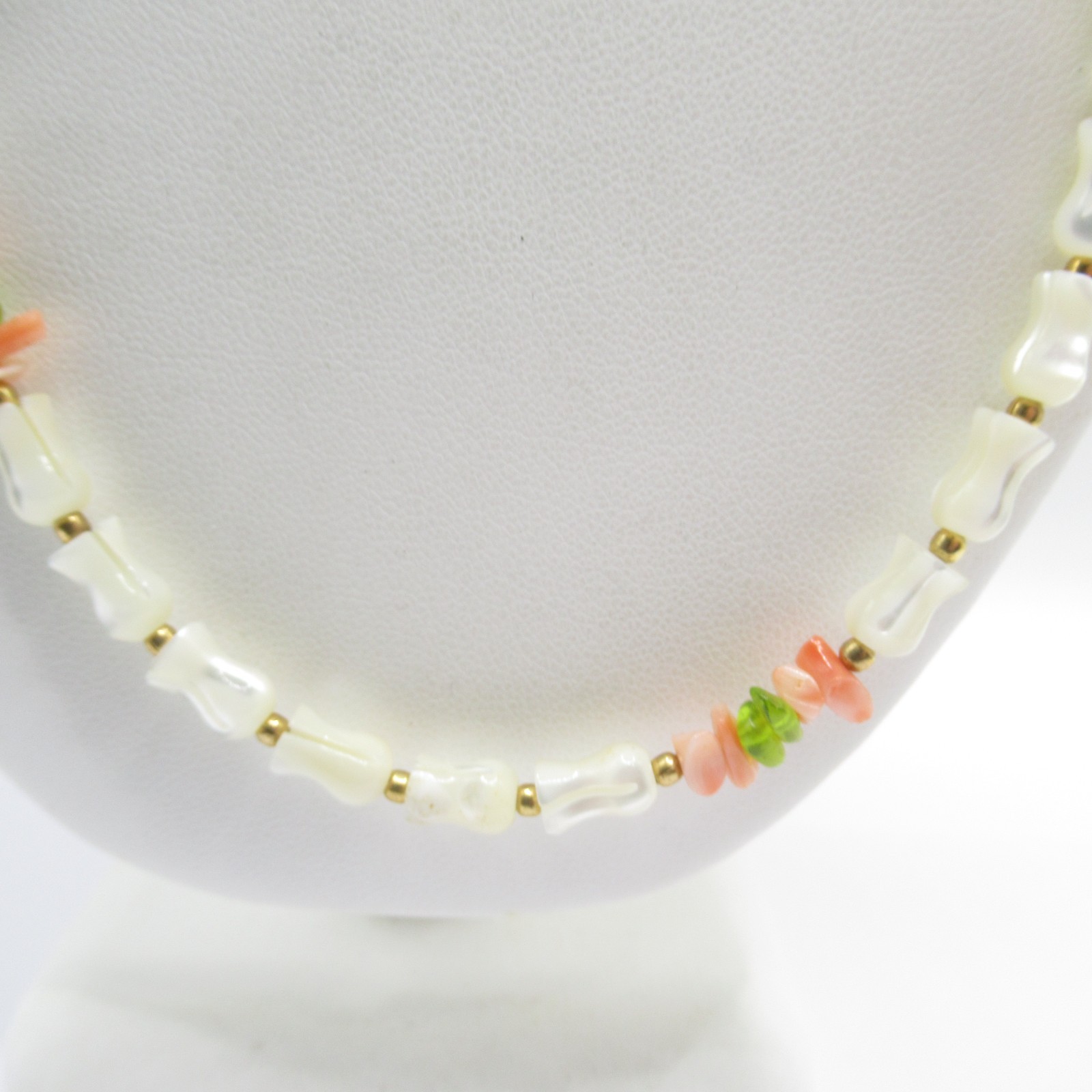 Mother of Pearl Real Shell Carved Tulip Peridot and Coral Chip Long Necklace Vtg