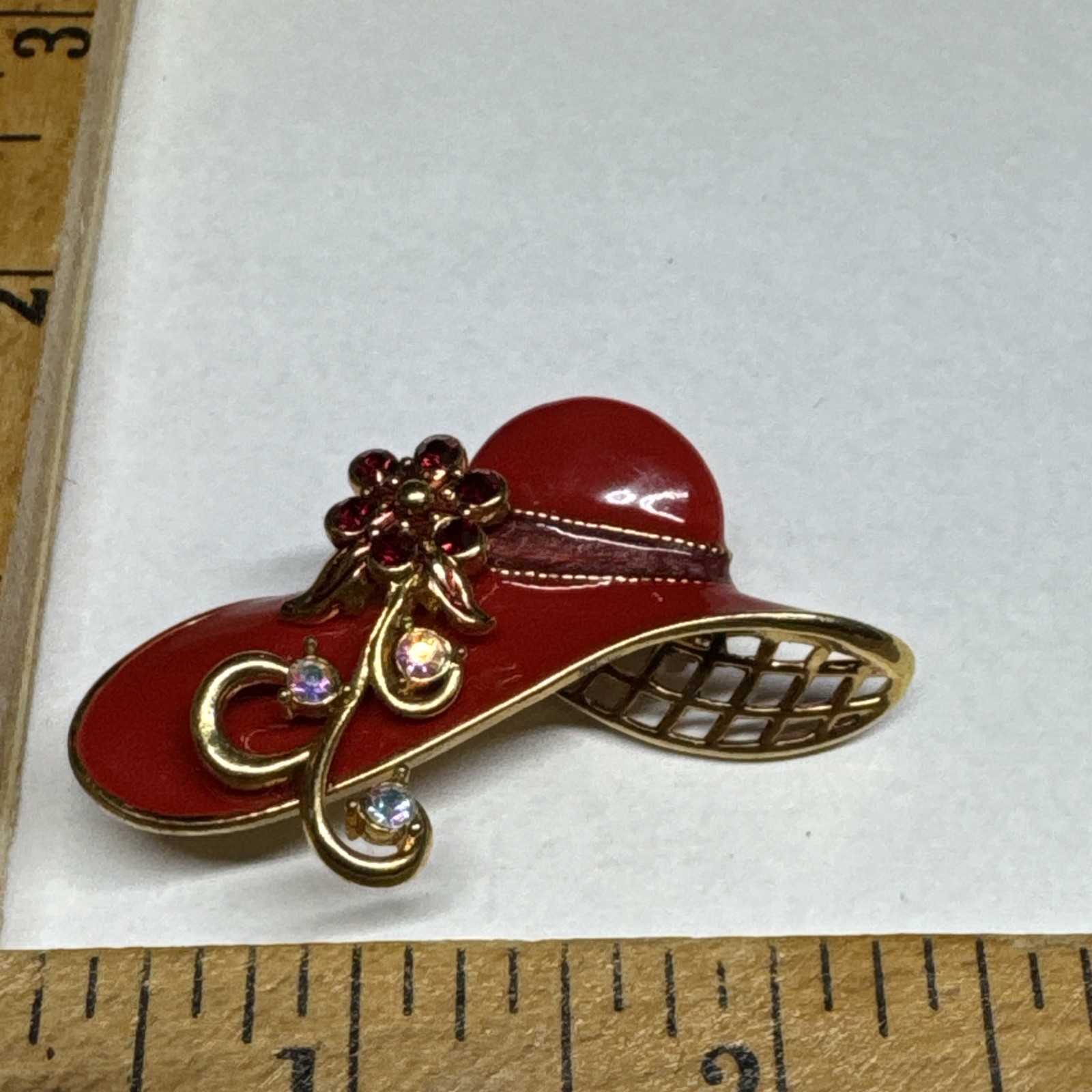 VTG SIGNED AVON RED ENAMEL CLEAR AB RHINESTONE FLOWER HAT BROOCH PIN gold tone