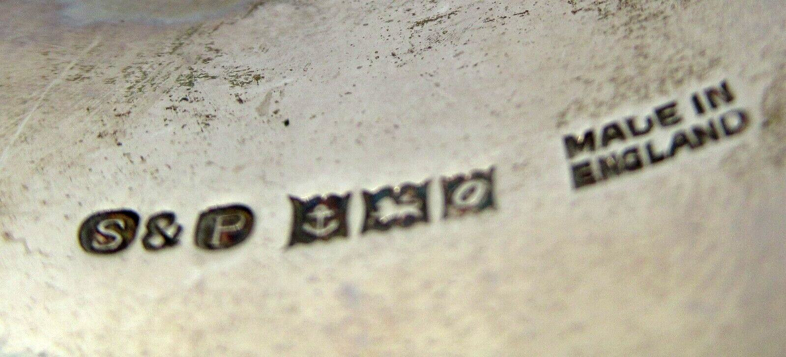BIRMINGHAM England 1963 Silver Etched Leaf Design Hinged Vintage Bracelet