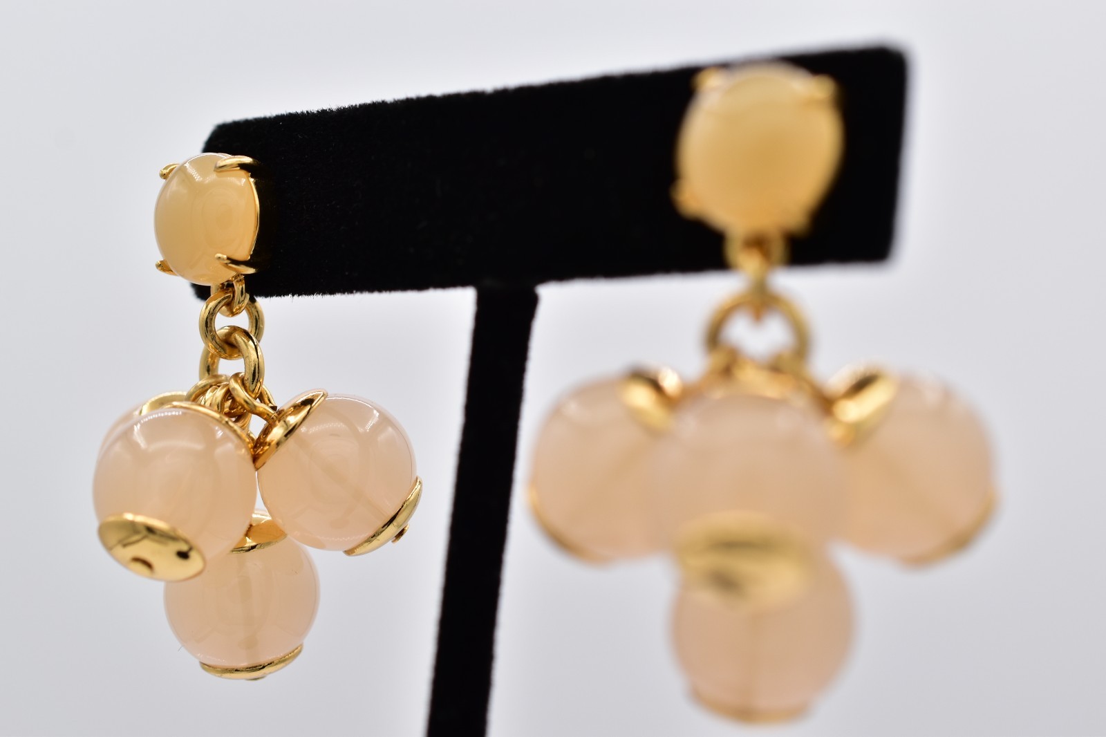 J.Crew Peach Beaded Cabochon Cluster Earrings Gold Tone Drop Dangle Signed BinAI