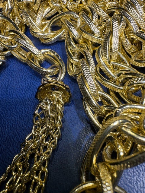 Vintage 50″ Gold‑Tone Tassel Lariat Chain Belt Necklace – Lightweight Boho Chic