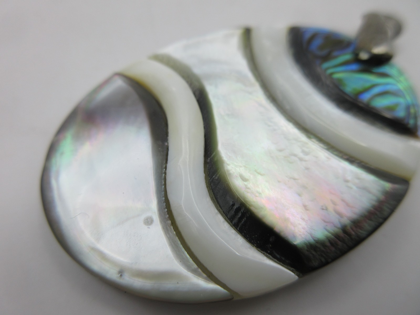 Lot of 2 Artisan Vintage Pendant Necklace MOP Mother of Pearl Abalone Sea Shell