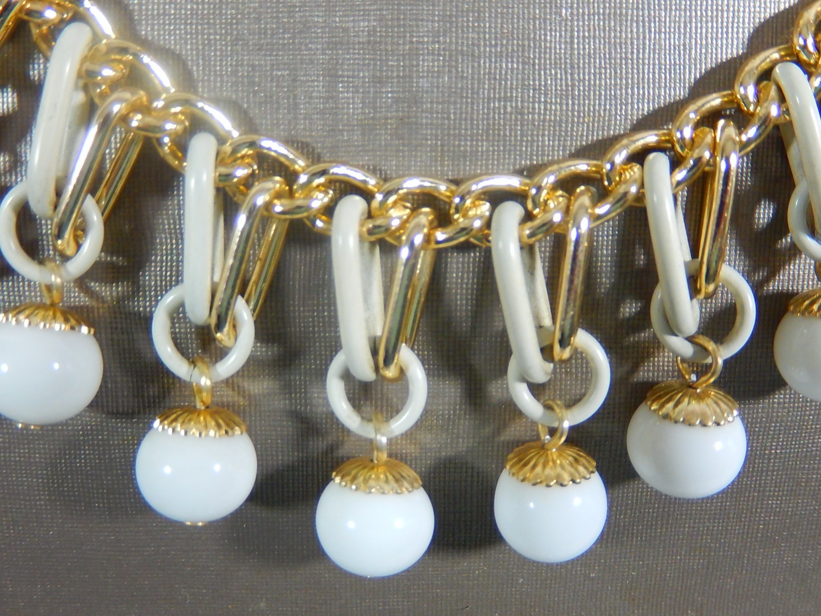 VTG 3 TIER GOLD TONE ENAMEL LUCITE CHACHA BEAD 15″ – 17″ BIB NECKLACE
