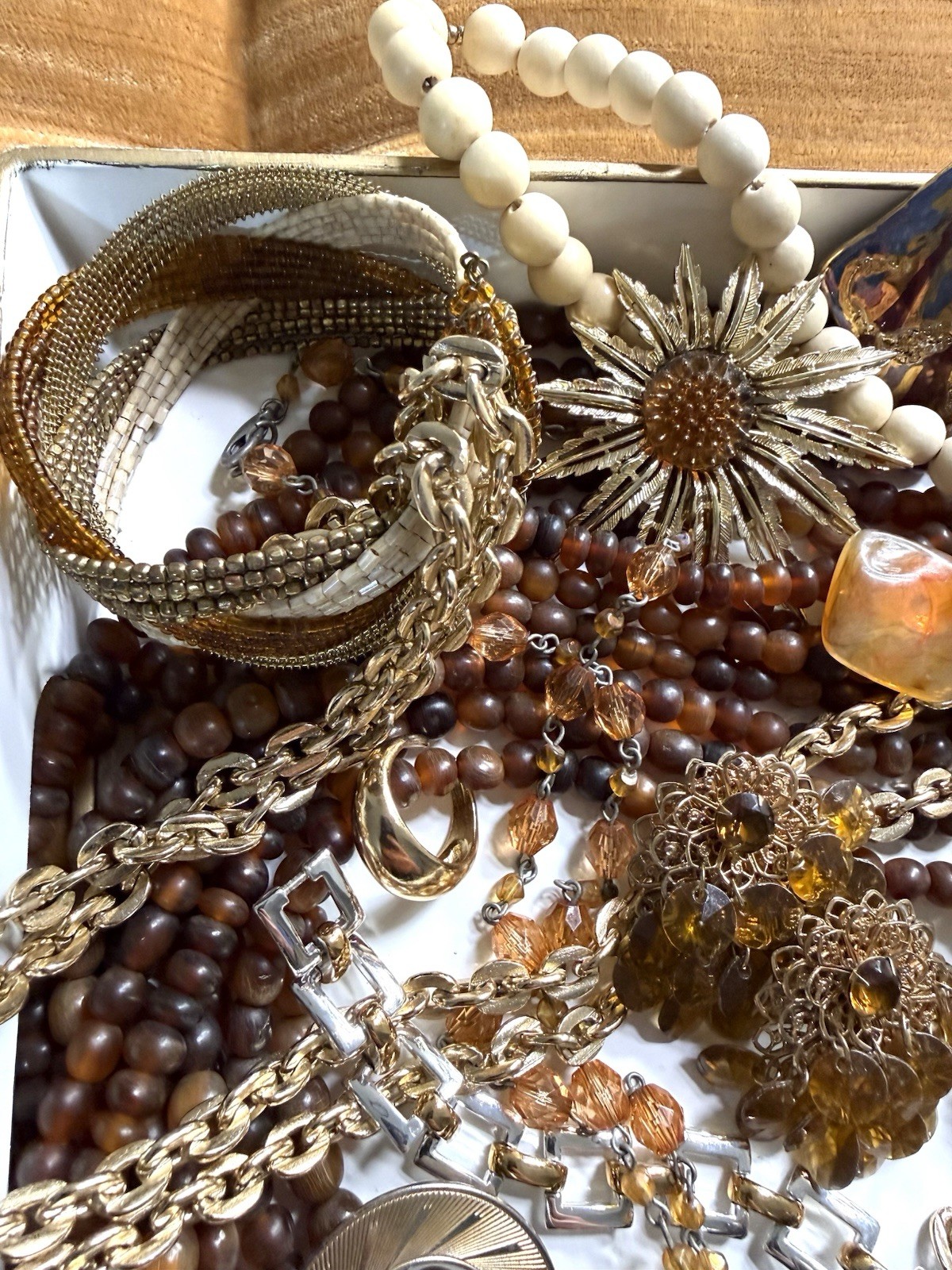 Hand Curated 20 Pc VINTAGE Earthtones Costume Jewelry Necklace Bracelet Lot V7