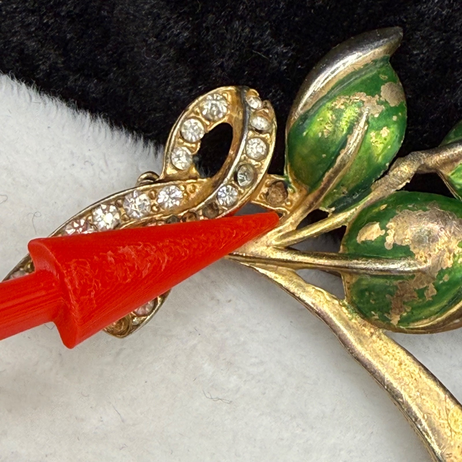 Vintage Pot Metal Brooch Rhinestone Blue Green Flower Gold Tone Enamel READ