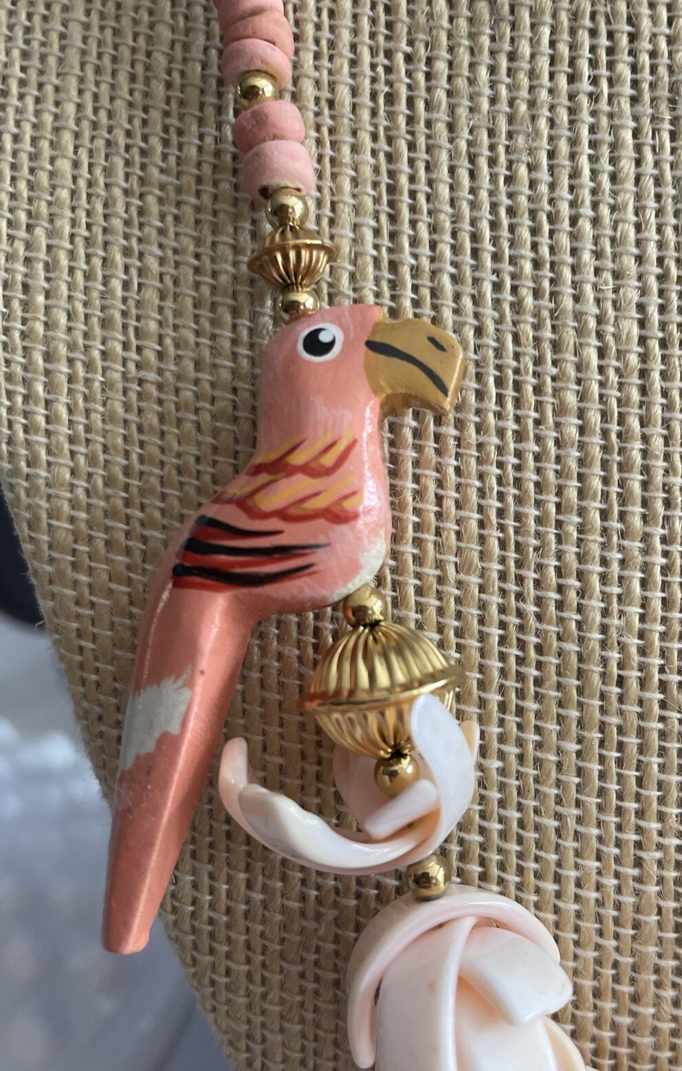 Vintage Peach & White Natural Sea Shell & Fun Parrot Beach Wear 23″ Necklace Z29