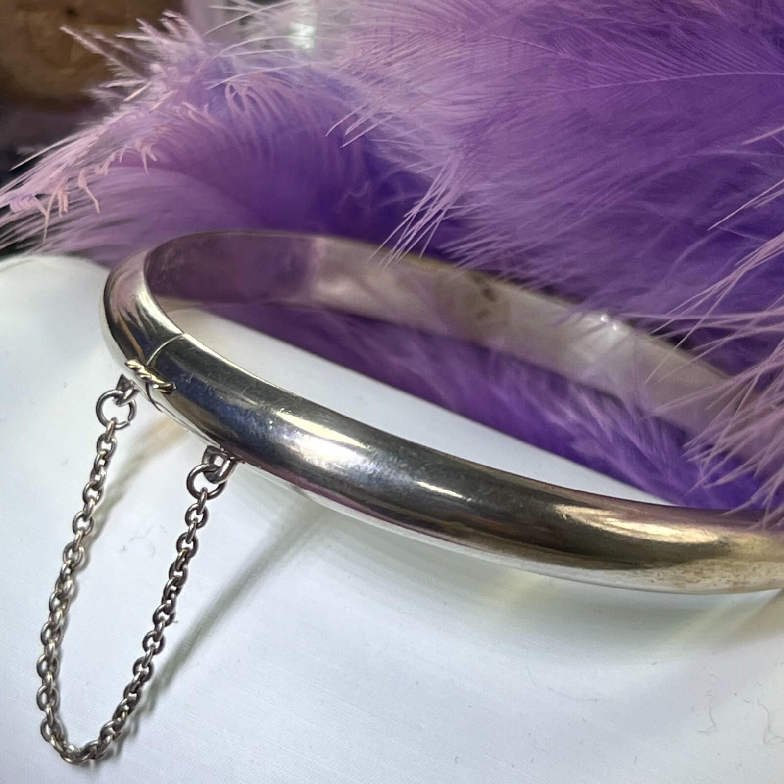 Vintage 0.925 Sterling Silver hinged 7 1/4″ x 5/16″ Bangle Bracelet with safety
