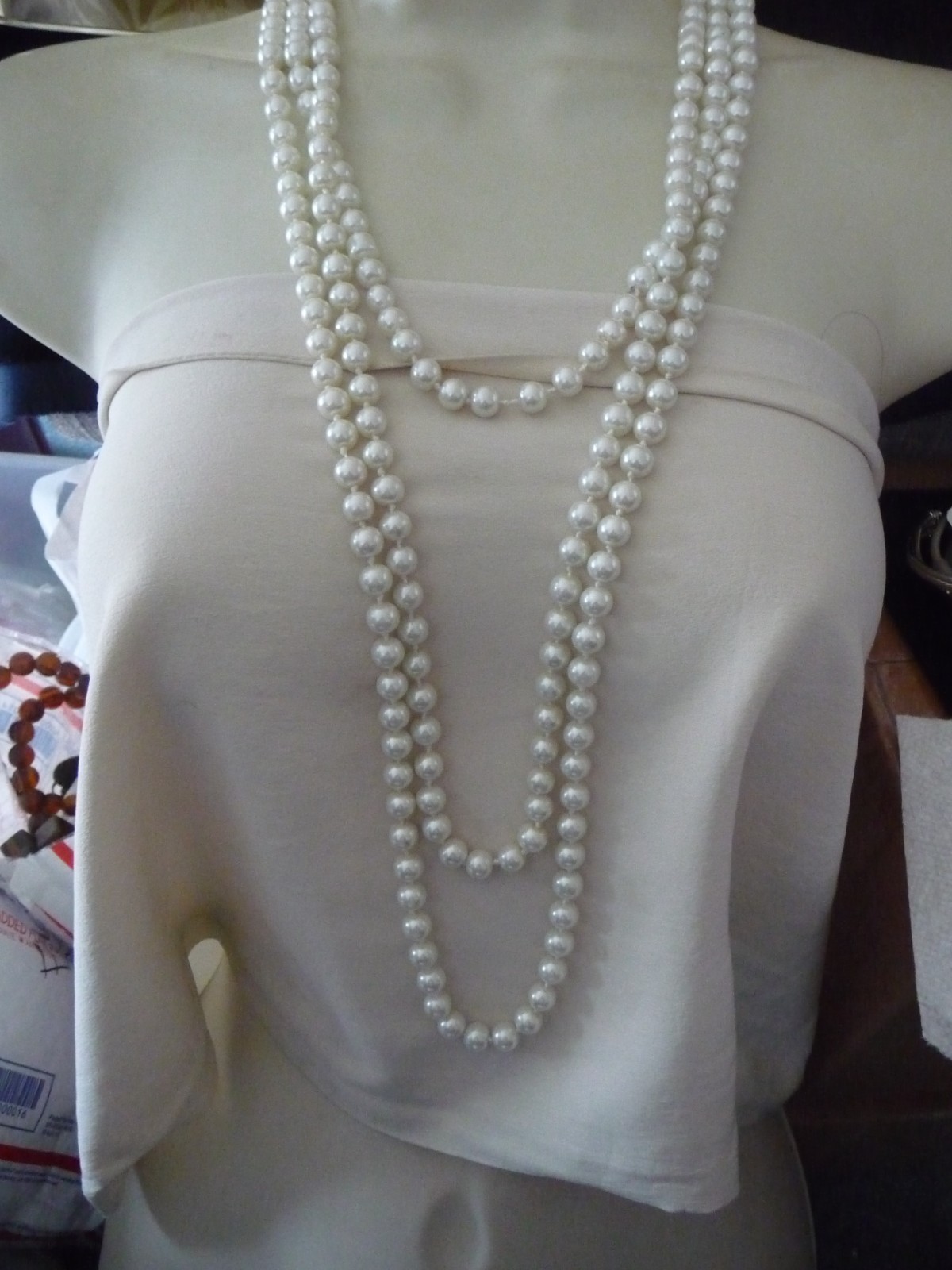 FLAPPER 42””L FAUX PEARLS HAND KNOTTED NO CLASP STATEMENT NECKLACE #31/4