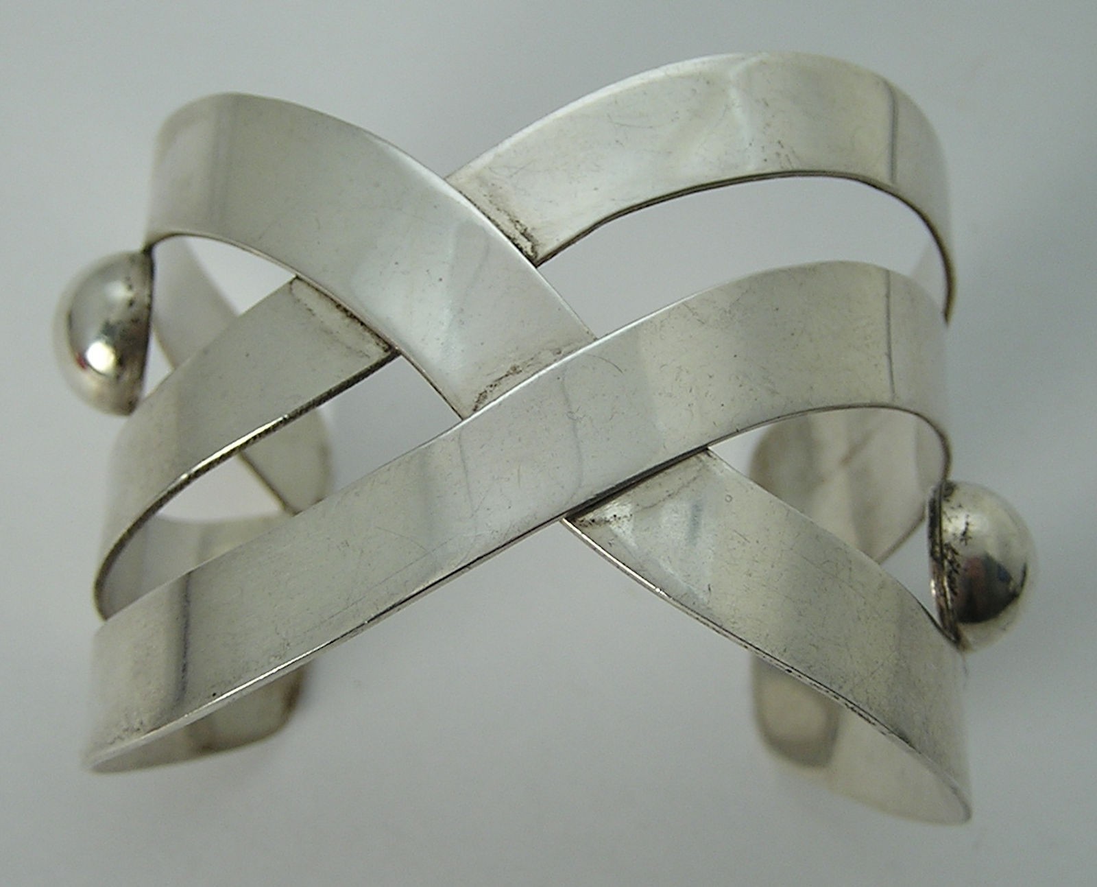 Hecho A Mano Modernist Manual Porcayo Sterling Flat Criss Cross Cuff Bracelet