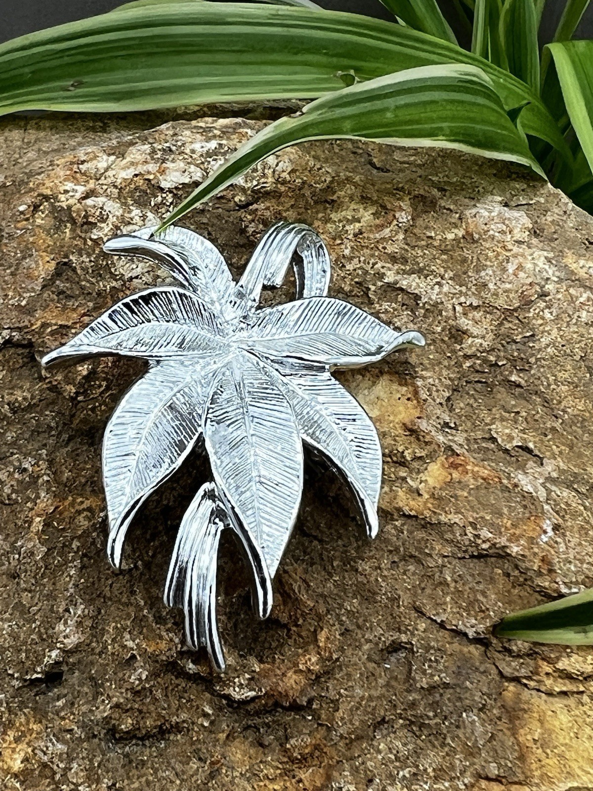 Vintage Gerry’s Leaf Brooch Silver Tone Textured Floral Pin Nature Jewelry