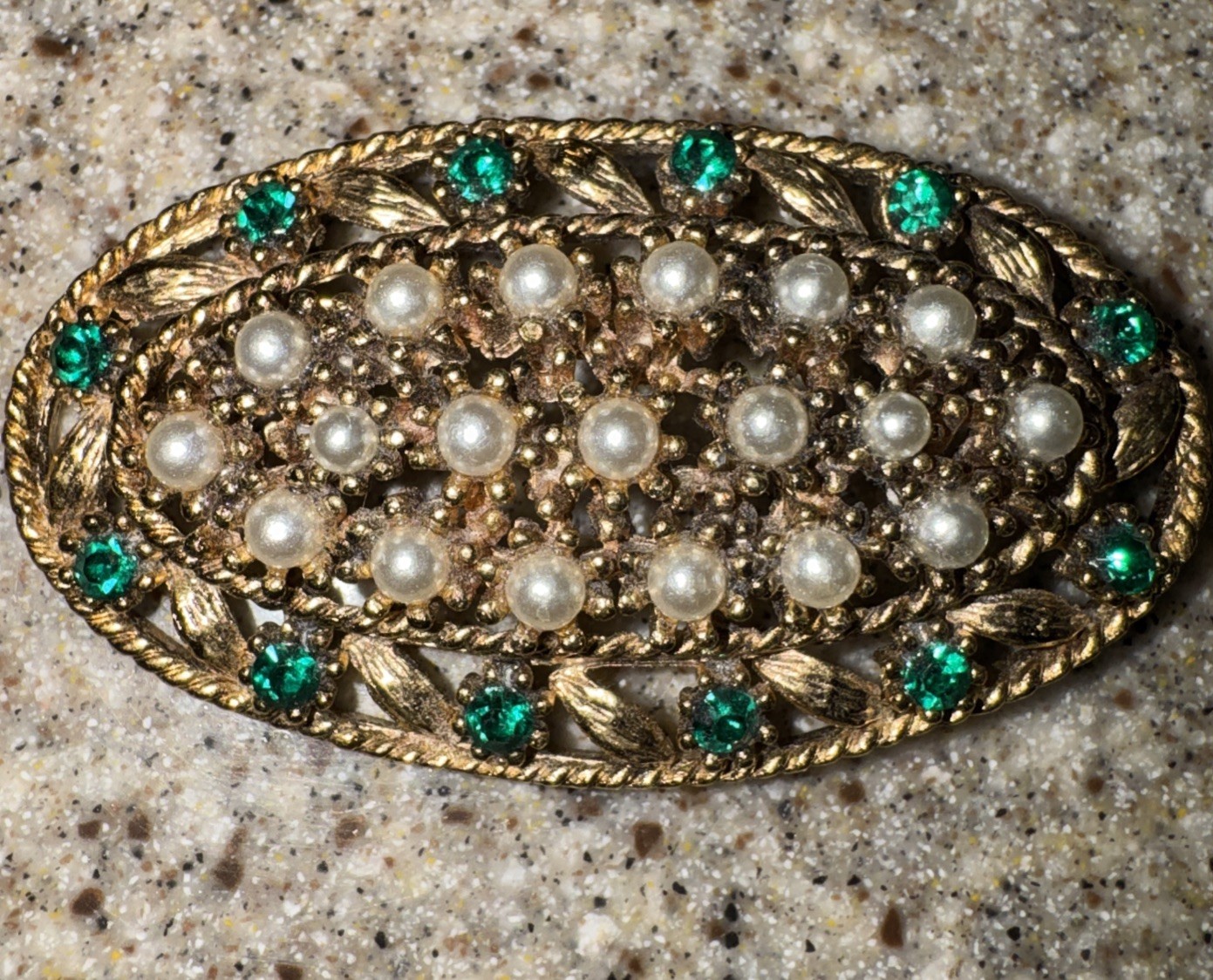 2.5” Oval Golden glass Green Emerald With Faux Pearls Gold tone Brooch