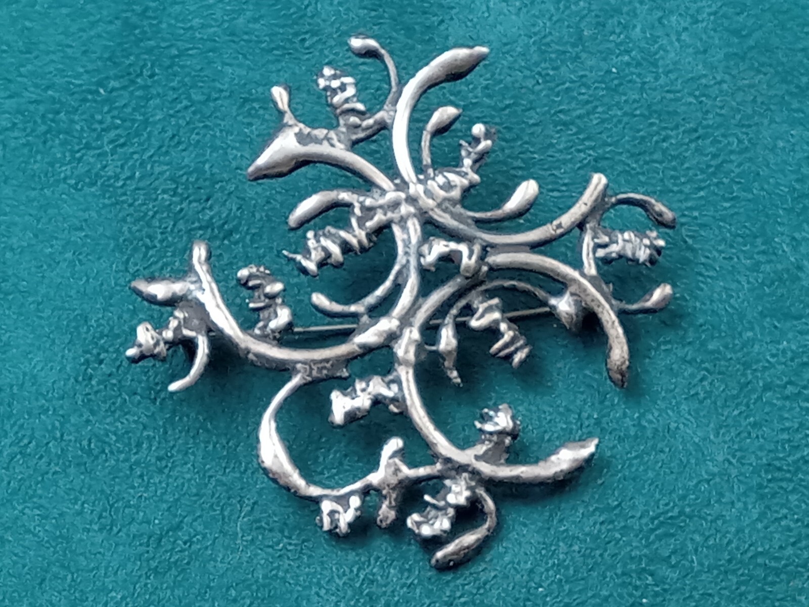 Estate find Interesting sculpture handmade Silver Pin: 2.5″ x 2″ & 15 grams