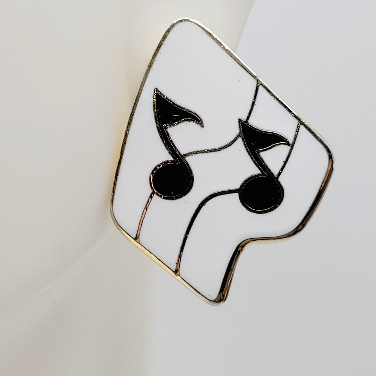 Musical Note White Black Enamel Gold Tone Pierced Stud Vtg Earrings Discovery