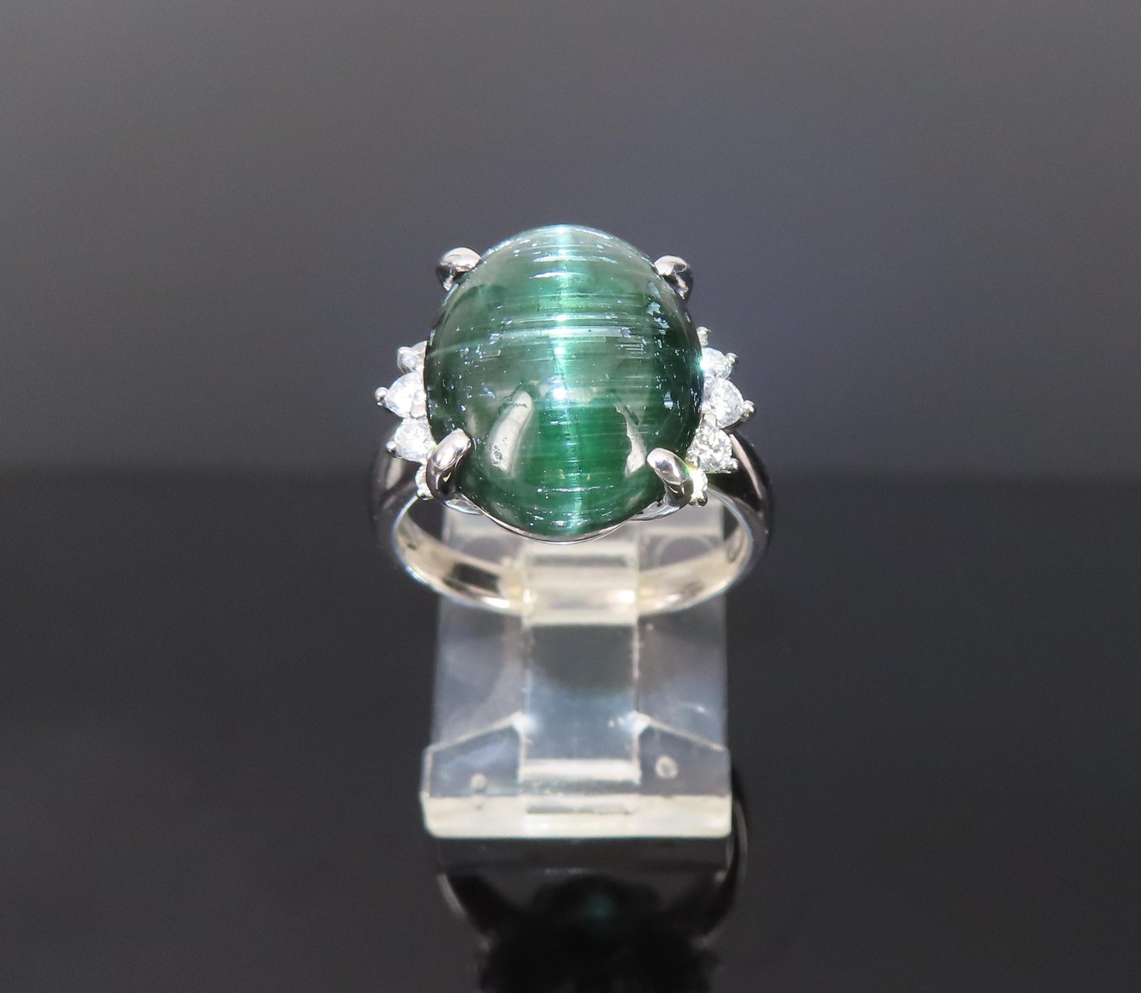 8.05ct Natural Cat’s Eye Green Tourmaline 0.26ct Diamond Platinum Ring Size 6.75
