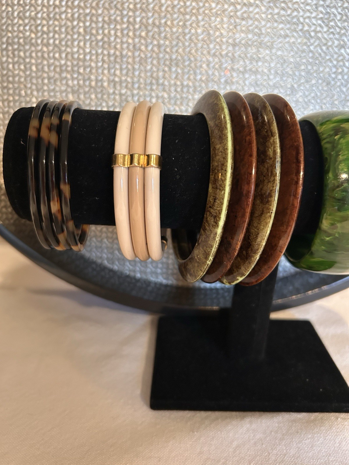 Lot of Vintage Lucite & Plastic & Acrylic Bangle Bracelets – Cuffs 15 Pc Total