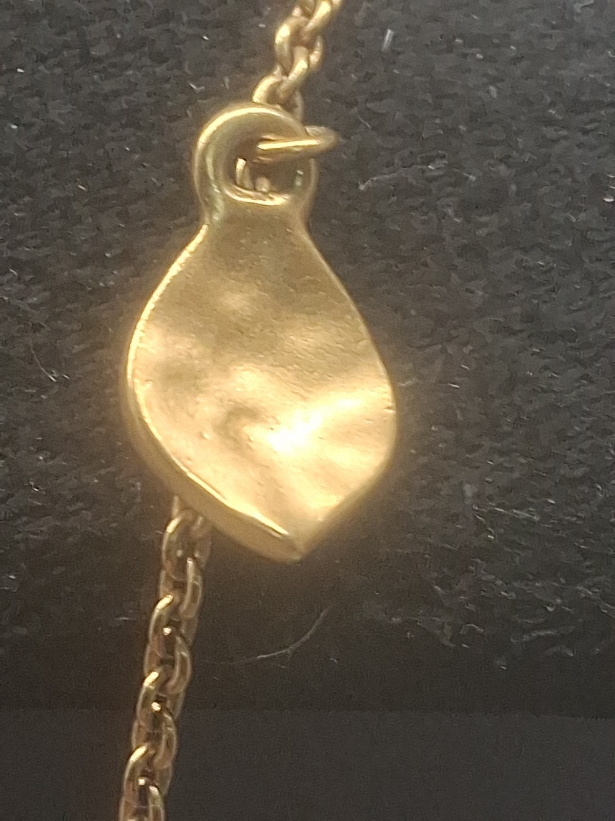Vintage Ralph Lauren Gold Tone Hammered Leaf Graduated Dangle Station Necklace