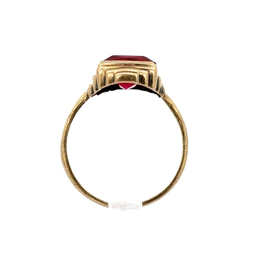 Vintage Retro 14k Yellow Gold Red Stone Rectangular Petite Step Cocktail Ring