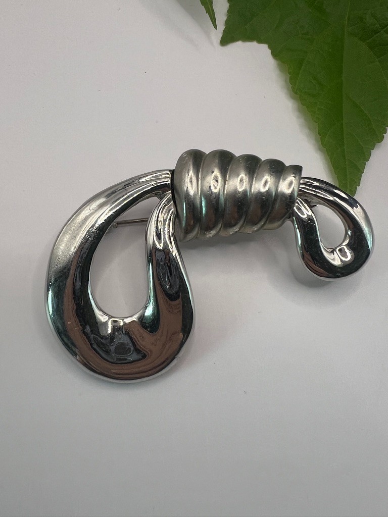 Vintage Modernist Silver Rope Knot Brooch Sculptural Statement Pin 1980s 1990s