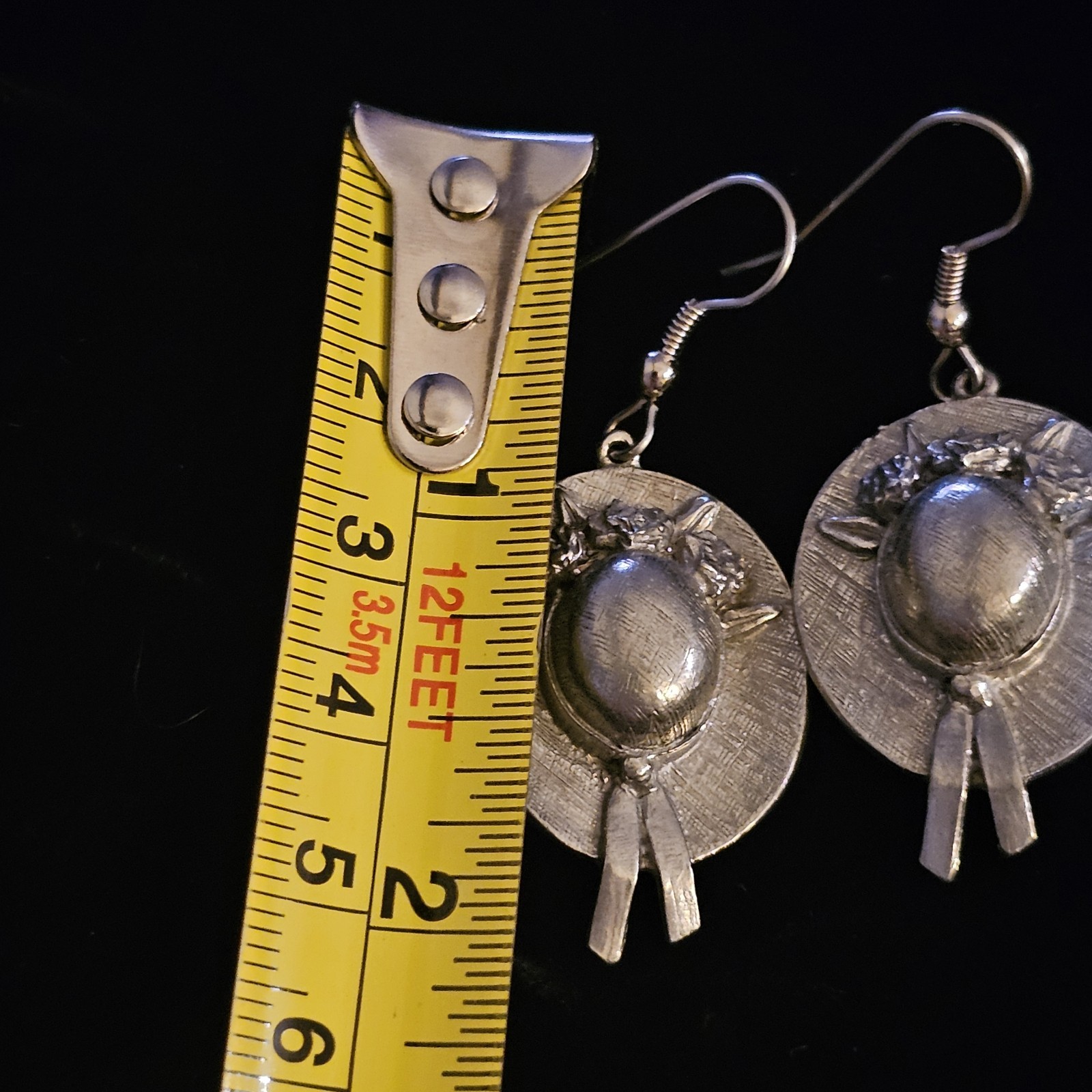 Vintage 1980 CLIFT STRAW HAT w/ FLOWERS PEWTER DANGLE PIERCED EARRINGS Beautiful