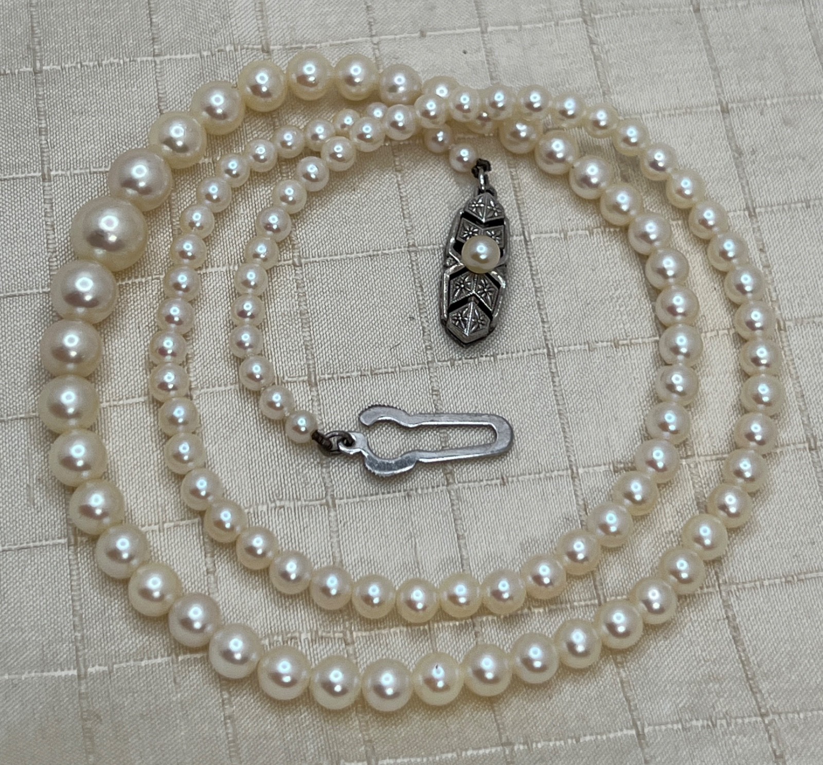 Vintage Mikimoto Pearl Necklace Silver Clasp 16″ Made in Japan