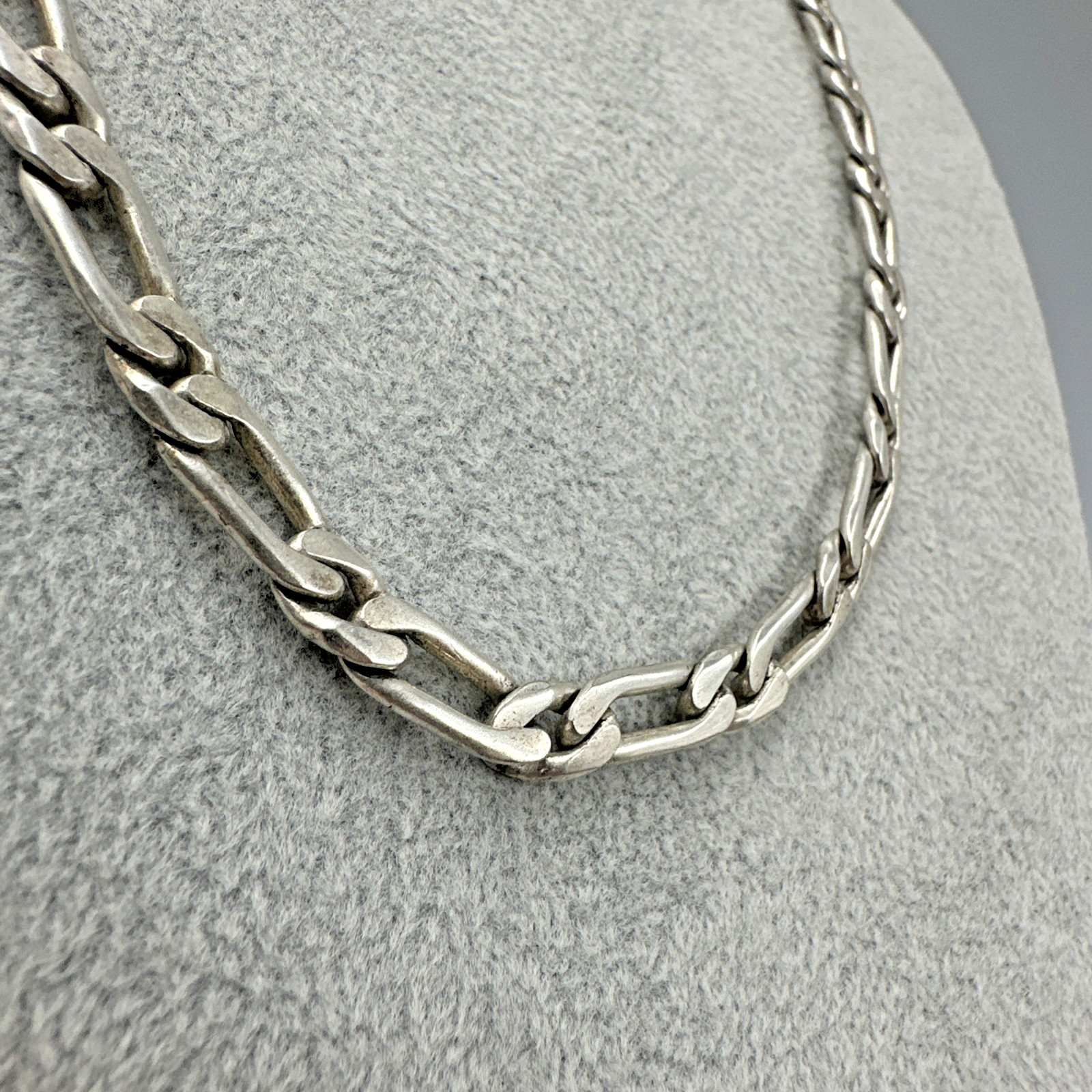 Vtg Custom Textured Reversible 25.5” 67.9g Sterling Figaro 1:1 Chain Necklace