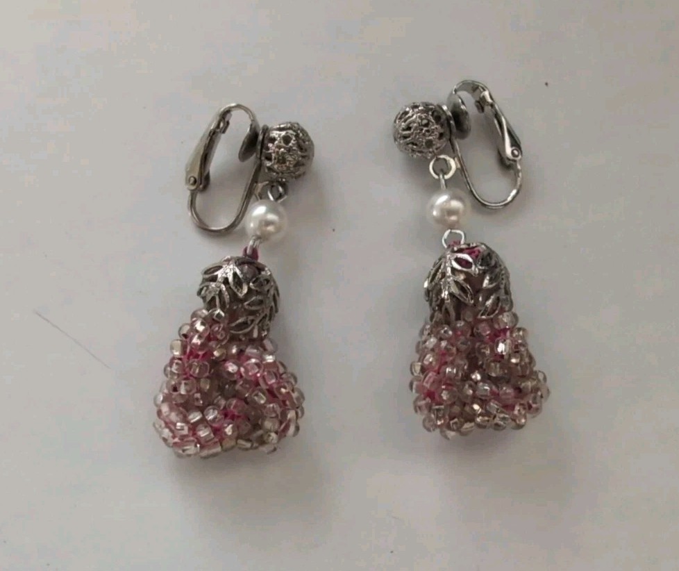 Vintage Pink Seed Bead Rope Necklace and Clip On Earrings Set