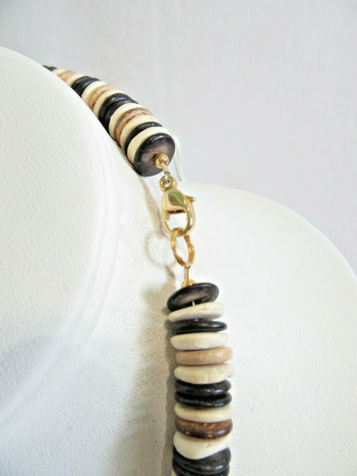 VINTAGE ZEBRA PENDANT NECKLACE WOOD ENCASED LUCITE CERAMIC PLASTIC BEADS LARGE