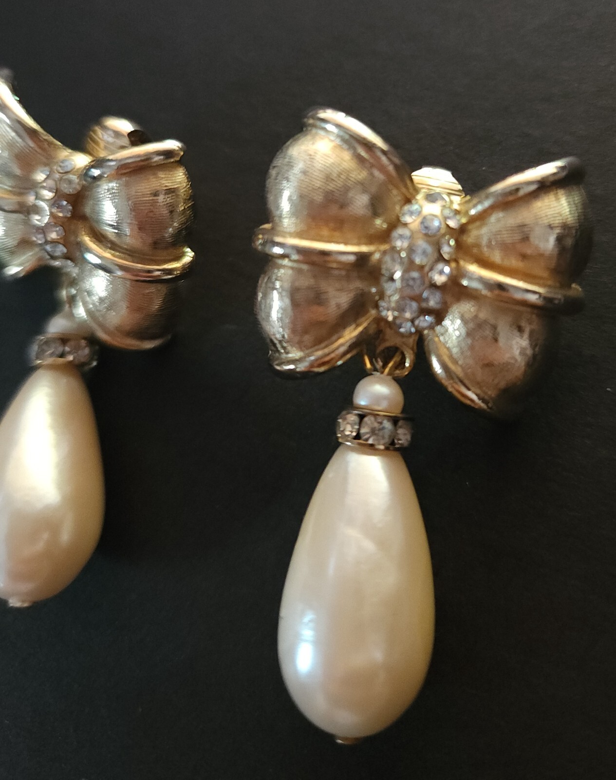 Vtg Gold Toned Gay Boyer Faux Pearl Clip On bow Earrings Signed