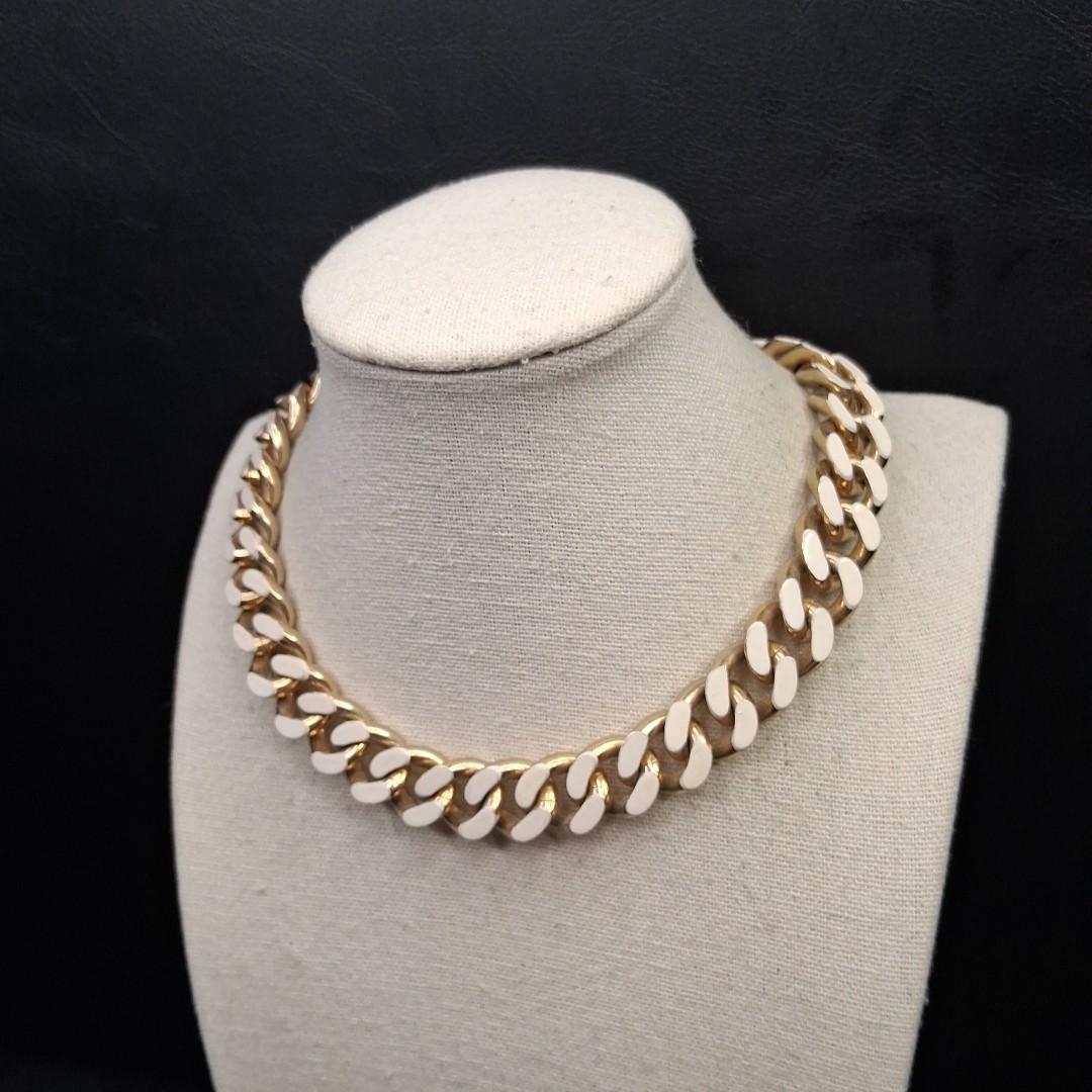 Vintage Cream Enamel And Gold Tone Reversible Necklace. 17.198
