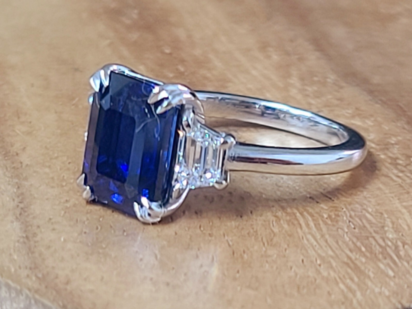 Vintage 14k White Gold Engagement Ring 5.52CT. Blue Sapphire Emerald Shape