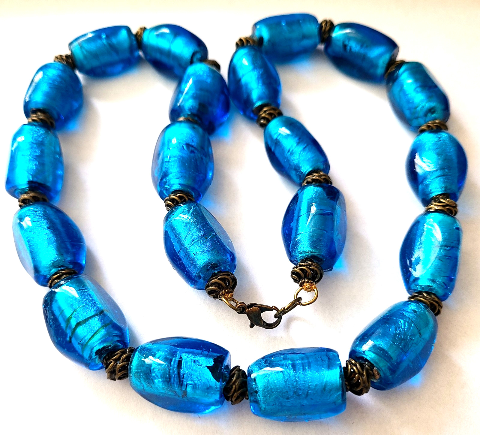 VINTAGE STUNNING GOLD TONE BLUE FOIL VENETIAN MURANO GLASS NECKLACE