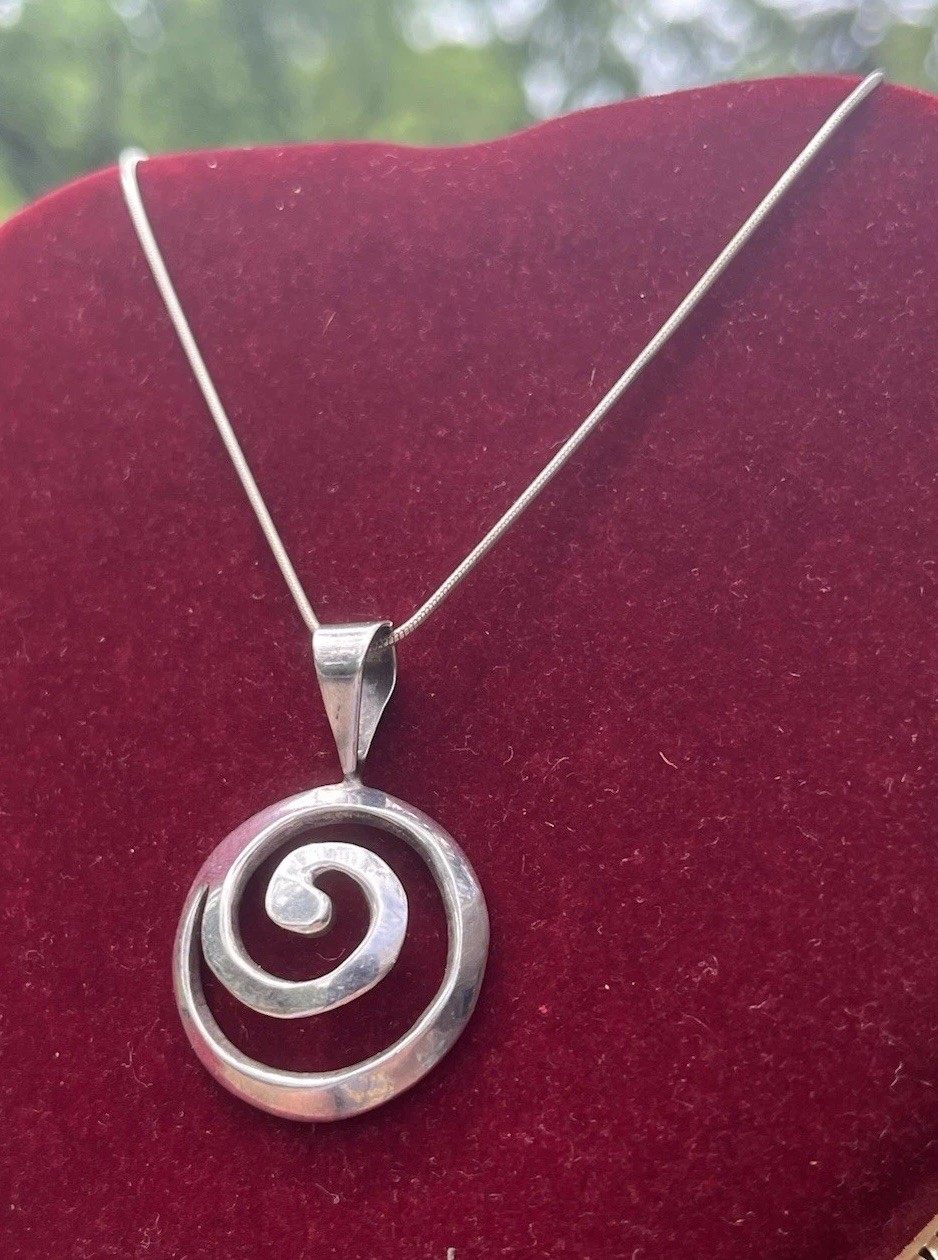 VTG Sterling Silver Spiral Swirl Wave Pendant Necklace Round 925 Snake Chain 20”