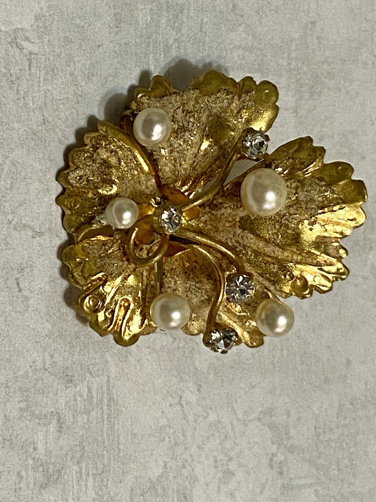 Vintage Gold Tone Brooch Leaf Clear Rhinestones & Pearls Made In Austria