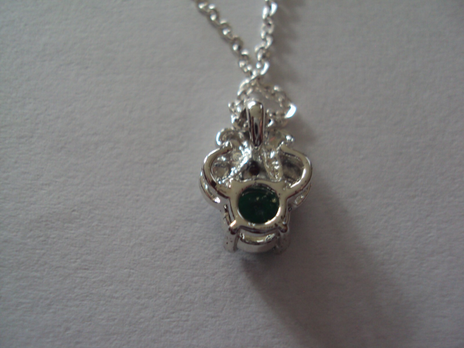 New Vintage Lindenwold Fine Jewelers Green Crystal Necklace/Pendant