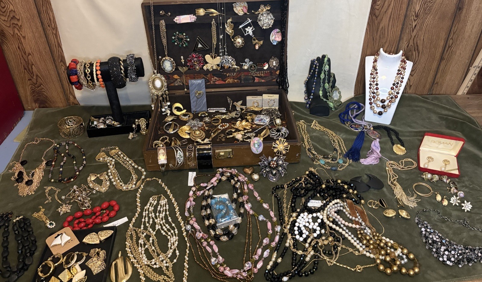 Large Lot Vintage Jewlery Over 180 Items 70+ signed Peices Monet Trifari Etc